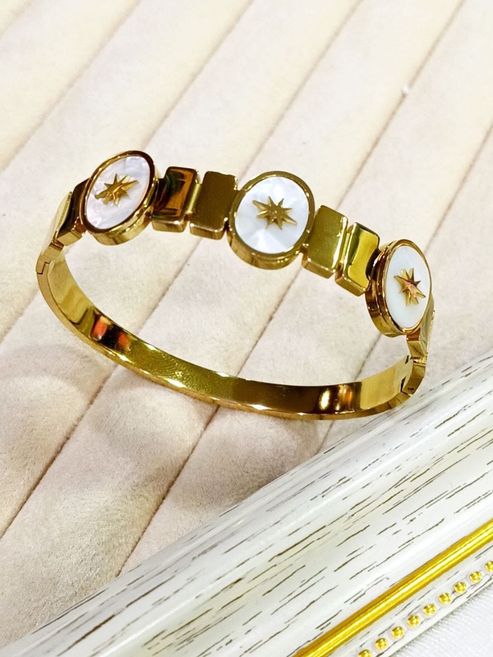 اسورة وردة ستانلس | سوق حكاية