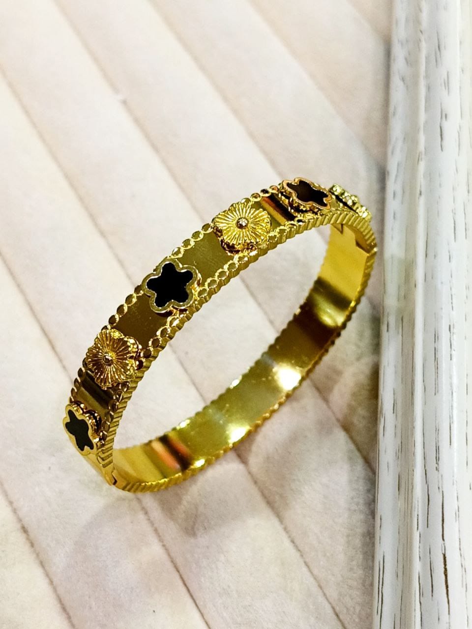 اسورة وردة ستانلس | سوق حكاية