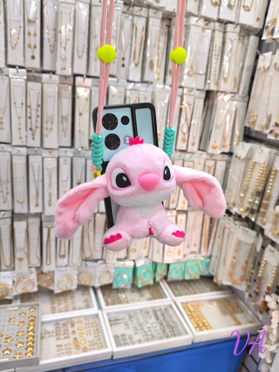 شنطة موبايل ناعمة كيوت فرو | سوق حكاية